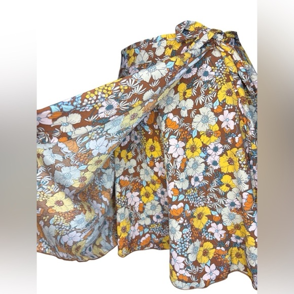 Altar'd State Floral Wrap Brown
Yellow White Mini Skirt Size Small preloved - Picture 4 of 7